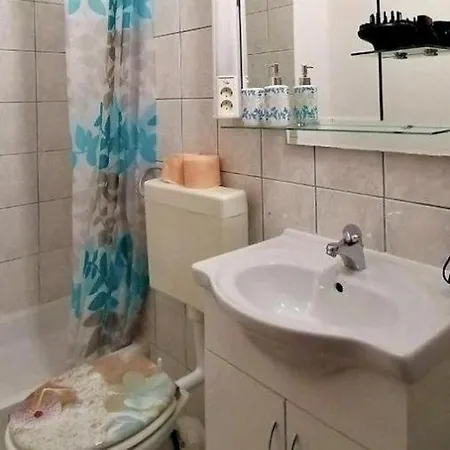 By The Sea Pirovac, Sibenik - 24368 *