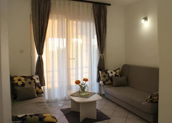 Apartamento By The Sea Pirovac, Sibenik - 24368 *